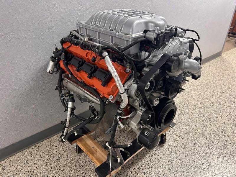 Buy Dodge HEMI Hellcat 6.2-Liter Supercharged V8 Engine for Sale - Image 3